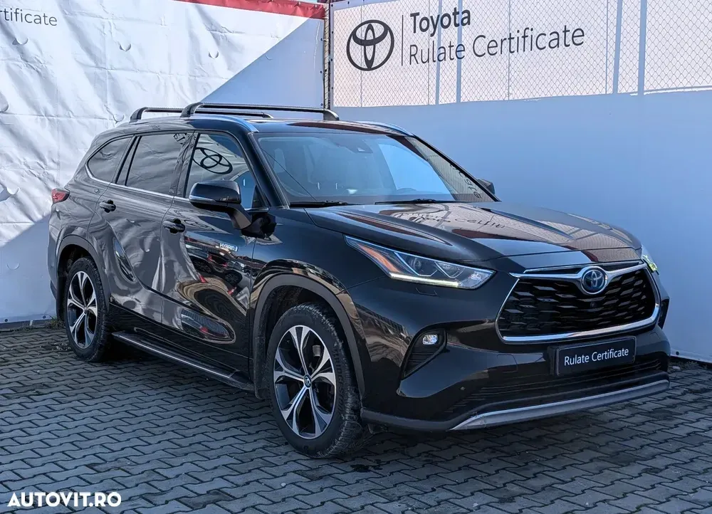 Toyota Highlander 2.5 L Dynamic Force 248CP Luxury Metallic — imagine 3