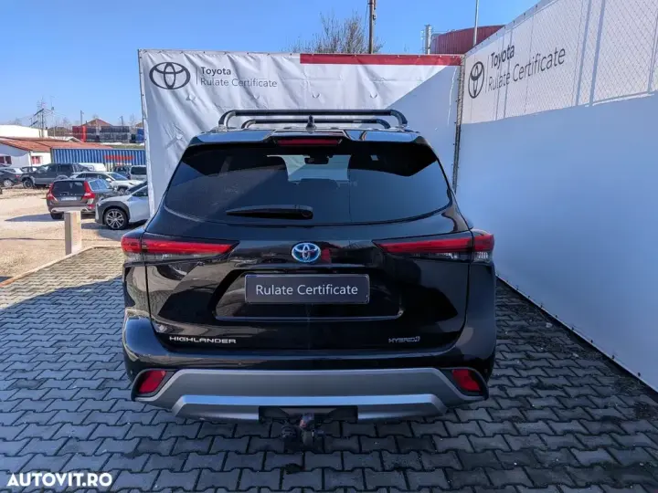 Toyota Highlander 2.5 L Dynamic Force 248CP Luxury Metallic