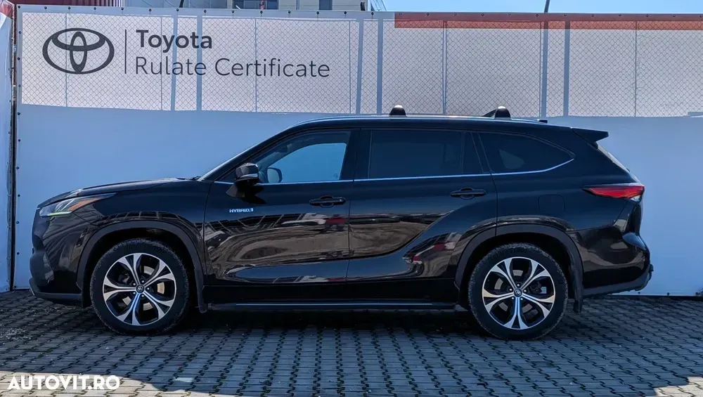 Toyota Highlander 2.5 L Dynamic Force 248CP Luxury Metallic — imagine 6