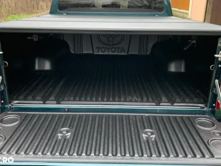 Toyota Hilux VIII 2.8D 204CP 4x4 Double Cab AT Executive Color Edition