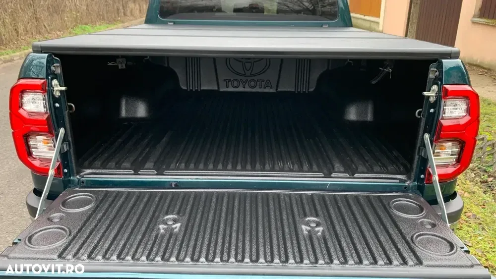 Toyota Hilux VIII 2.8D 204CP 4x4 Double Cab AT Executive Color Edition — imagine 5