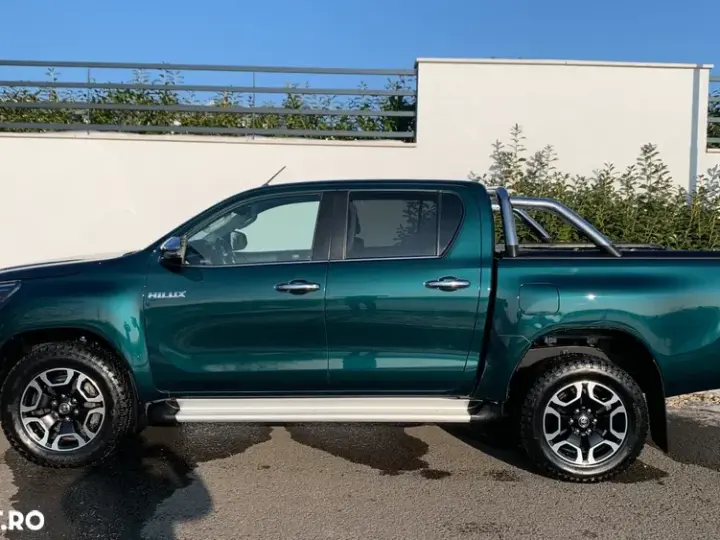 Toyota Hilux VIII 2.8D 204CP 4x4 Double Cab AT Executive Color Edition