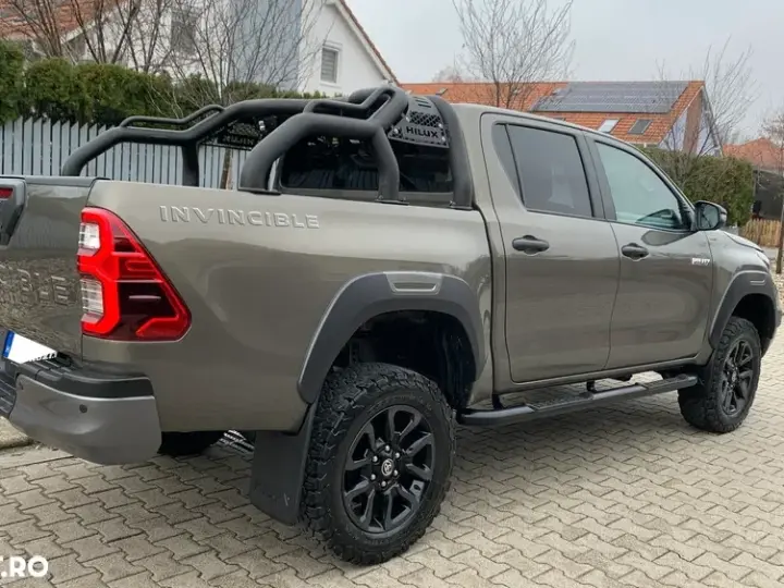 Toyota Hilux VIII 2.8D 204CP 4x4 Double Cab AT Invincible Color Edition