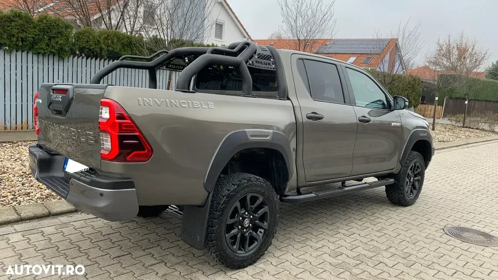Toyota Hilux VIII 2.8D 204CP 4x4 Double Cab AT Invincible Color Edition — imagine 5