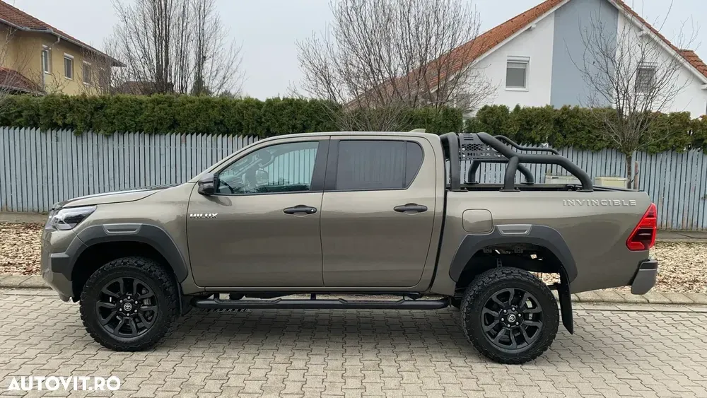 Toyota Hilux VIII 2.8D 204CP 4x4 Double Cab AT Invincible Color Edition — imagine 3