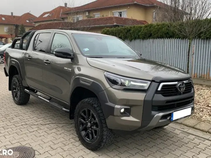Toyota Hilux VIII 2.8D 204CP 4x4 Double Cab AT Invincible Color Edition