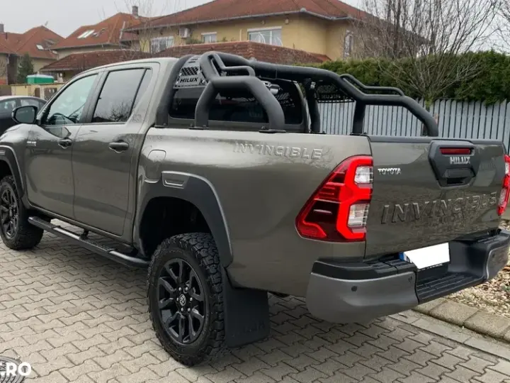 Toyota Hilux VIII 2.8D 204CP 4x4 Double Cab AT Invincible Color Edition