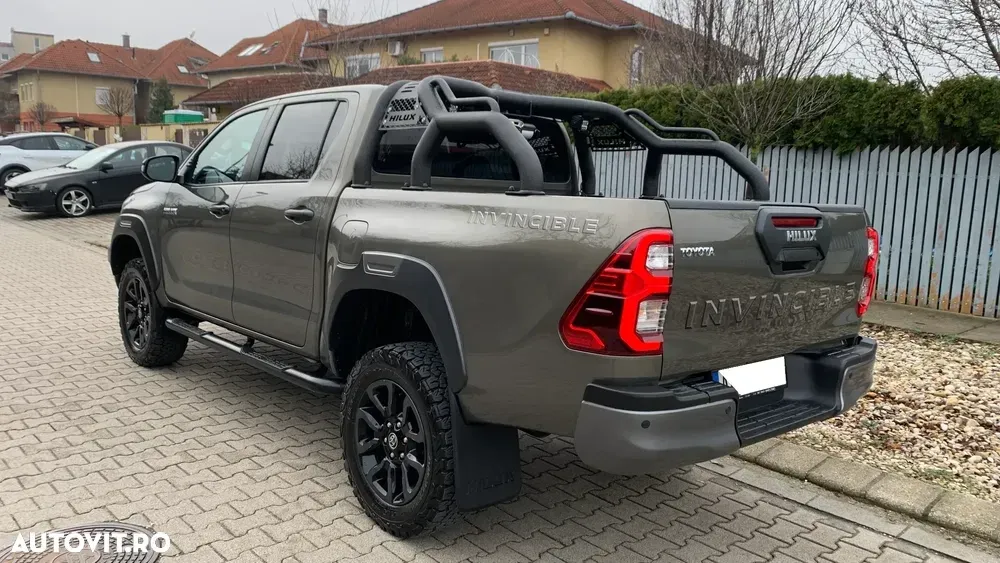 Toyota Hilux VIII 2.8D 204CP 4x4 Double Cab AT Invincible Color Edition — imagine 4