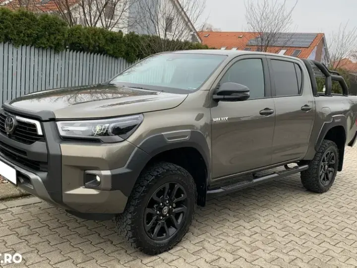 Toyota Hilux VIII 2.8D 204CP 4x4 Double Cab AT Invincible Color Edition