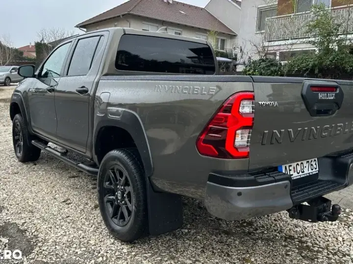 Toyota Hilux VIII 2.8D 204CP 4x4 Double Cab AT Invincible Color Edition