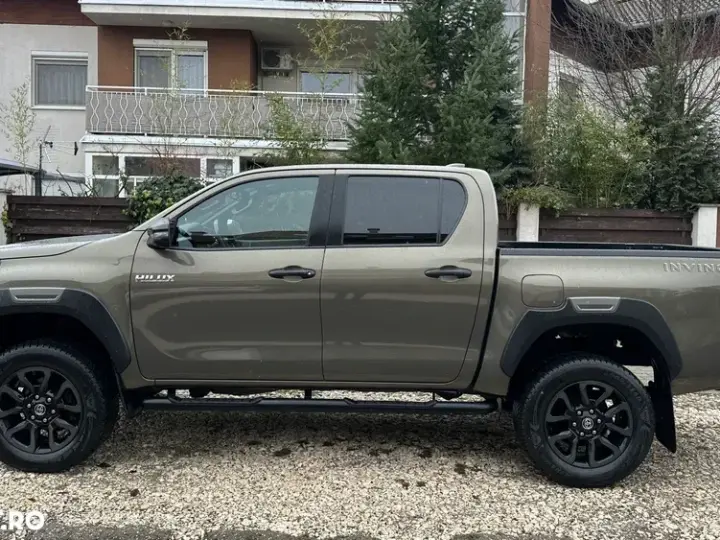 Toyota Hilux VIII 2.8D 204CP 4x4 Double Cab AT Invincible Color Edition