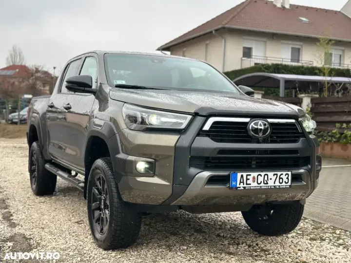 Toyota Hilux VIII 2.8D 204CP 4x4 Double Cab AT Invincible Color Edition