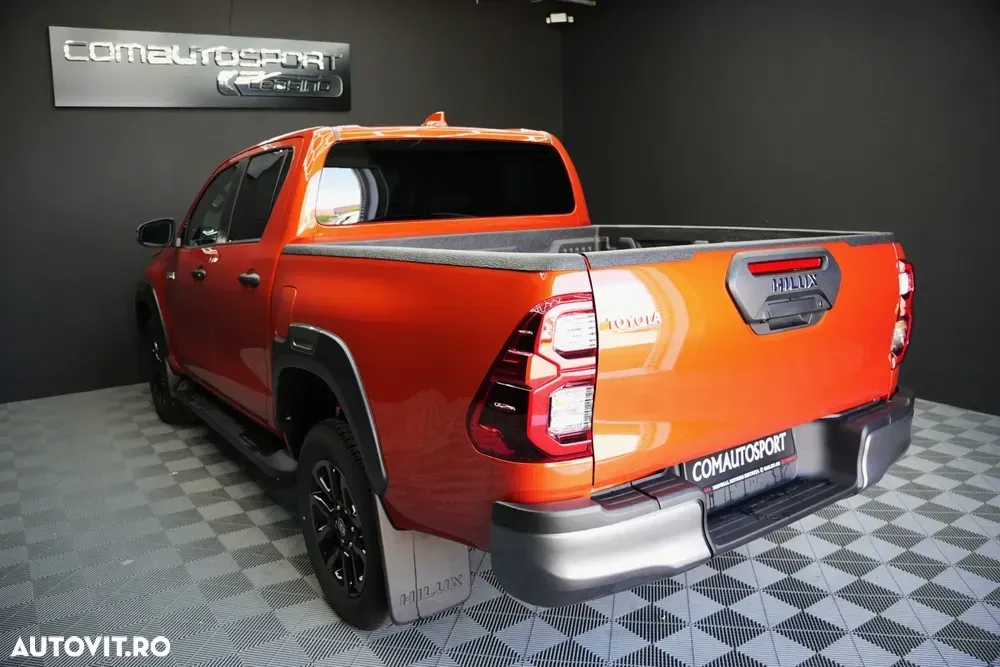 Toyota Hilux VIII 2.8D 204CP 4x4 Double Cab AT Invincible — imagine 4