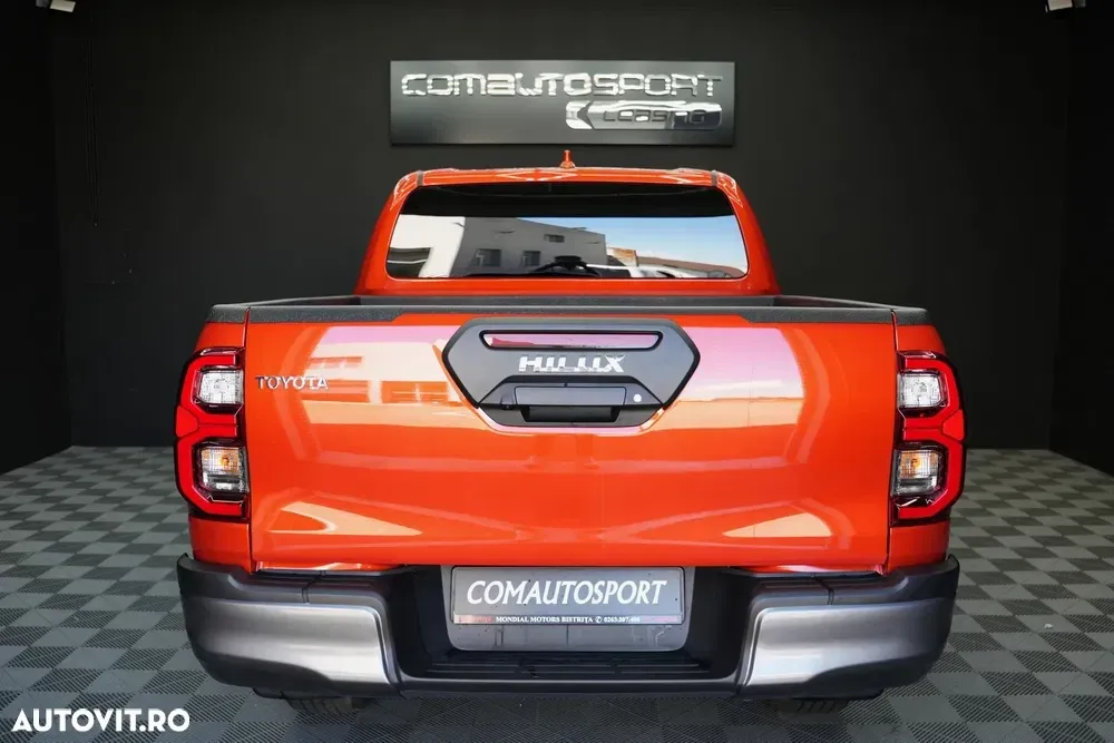 Toyota Hilux VIII 2.8D 204CP 4x4 Double Cab AT Invincible — imagine 5