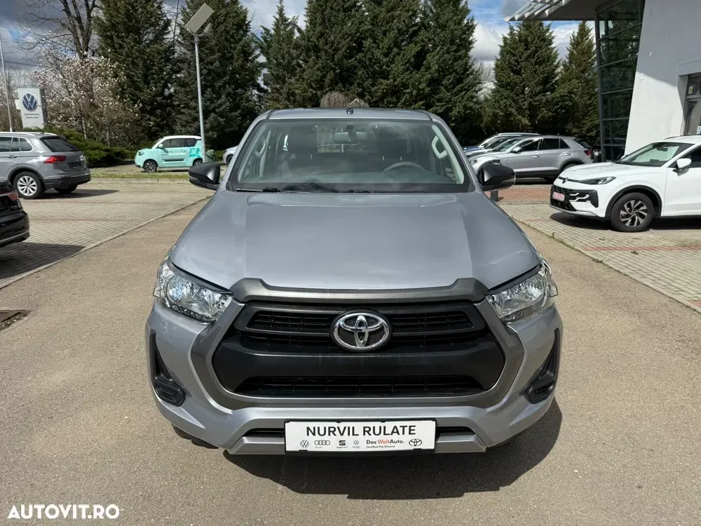 Toyota Hilux VIII 2.4D 150CP 4x4 Double Cab 6MT Comfort — imagine 3