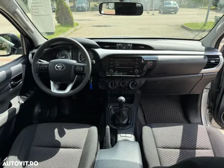 Toyota Hilux VIII 2.4D 150CP 4x4 Double Cab 6MT Comfort