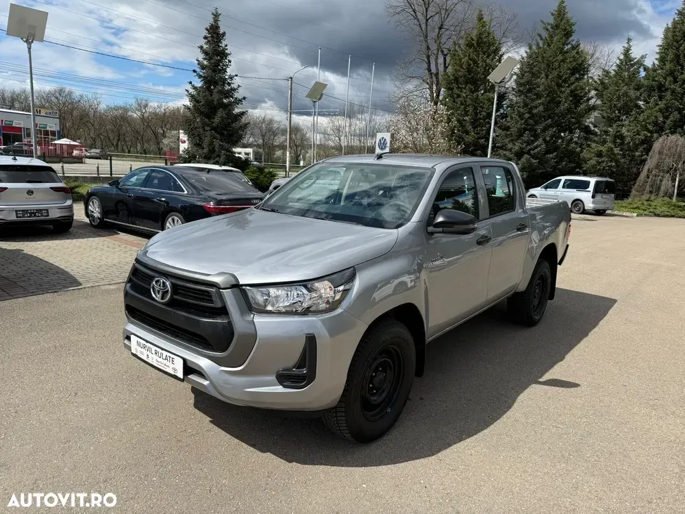 Toyota Hilux VIII 2.4D 150CP 4x4 Double Cab 6MT Comfort — imagine 2