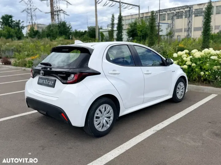 Toyota Yaris 1.5 VVT-i HSD Active