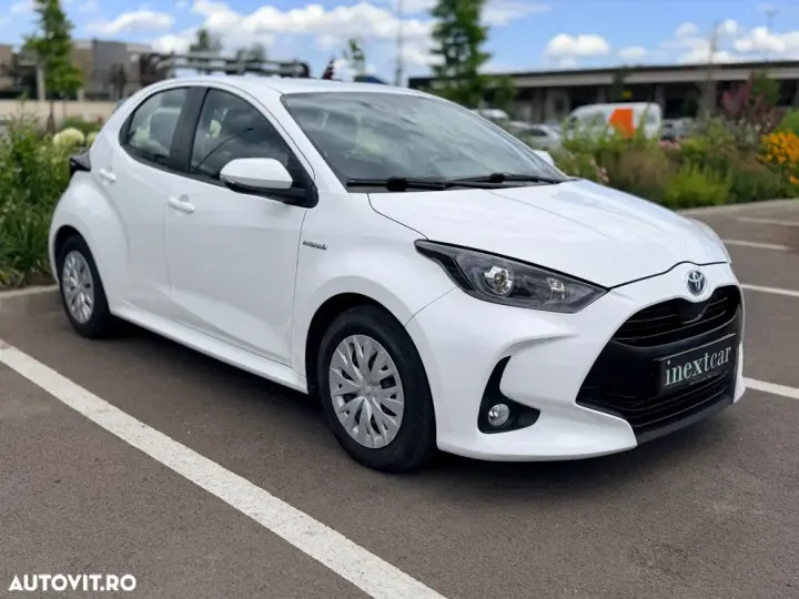 Toyota Yaris 1.5 VVT-i HSD Active