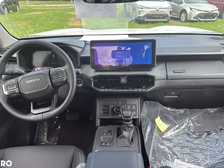 Toyota Hilux VIII 2.8D MHEV Double Cab 6AT AWD Comfort