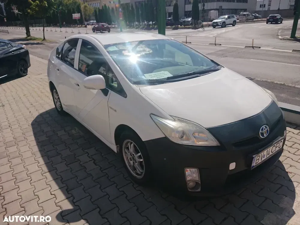 Toyota Prius III Luna — imagine 3