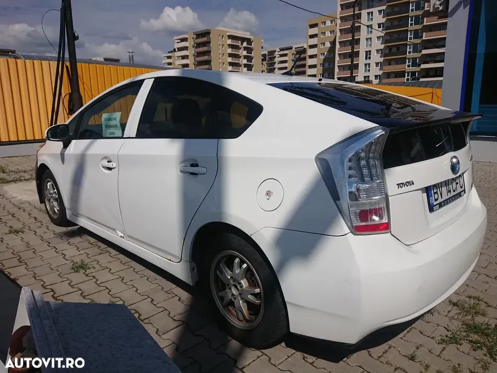 Toyota Prius III Luna — imagine 2