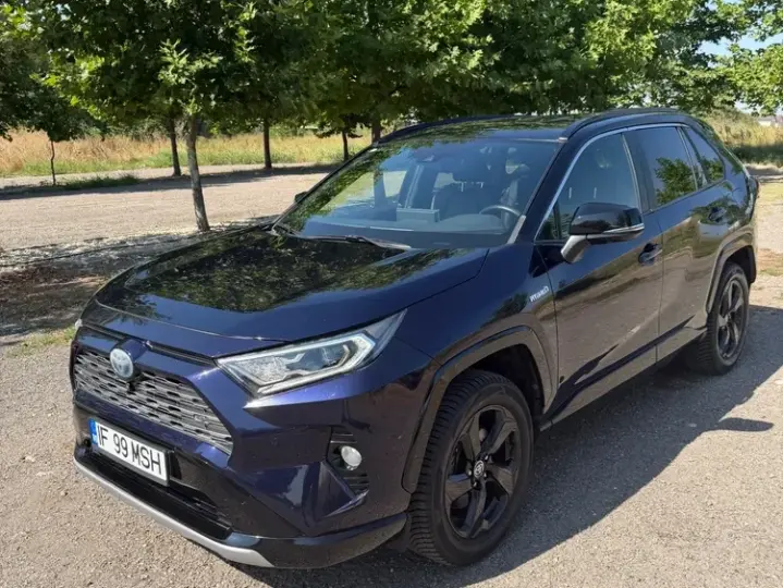 Toyota RAV4 V