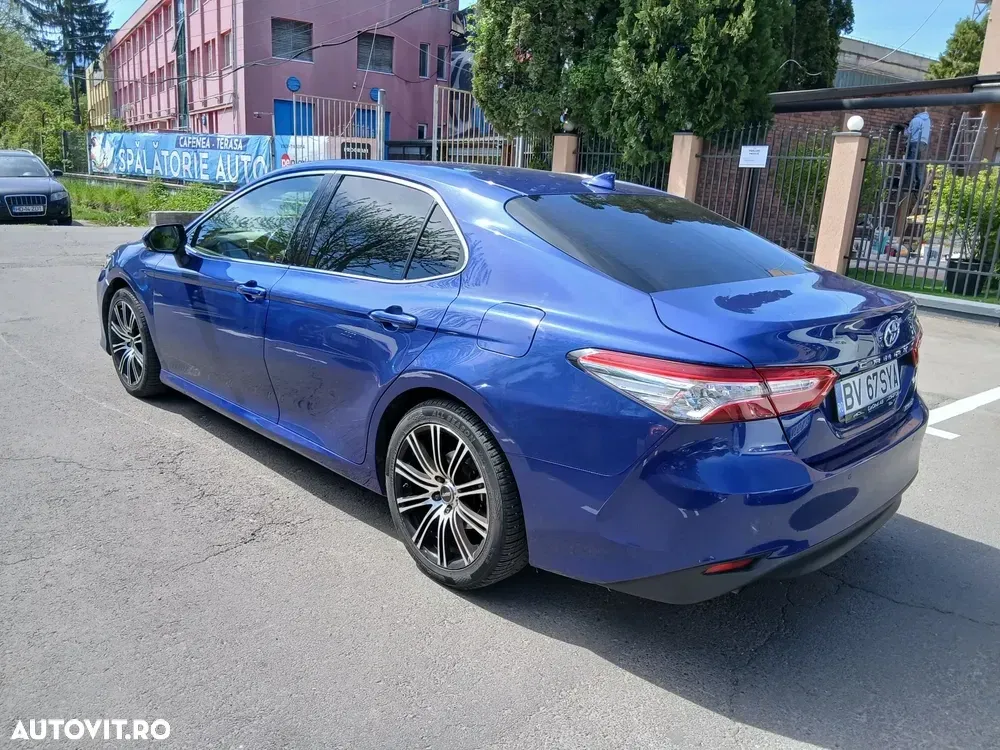 Toyota Camry VIII Business Edition — imagine 4
