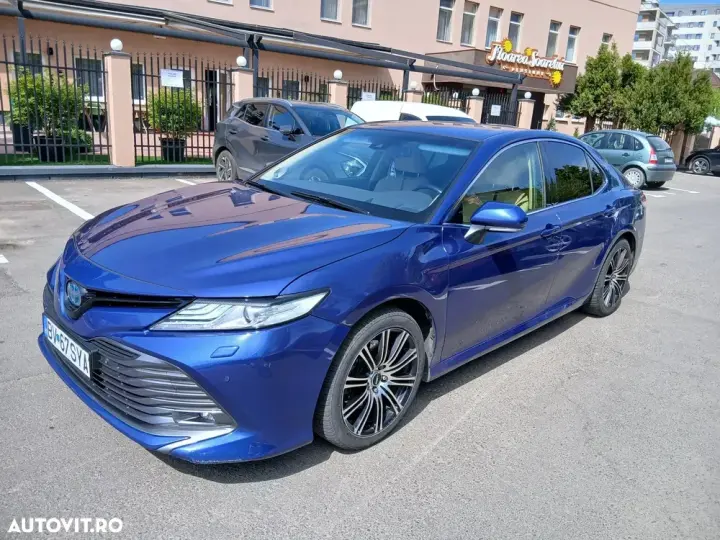 Toyota Camry VIII Business Edition