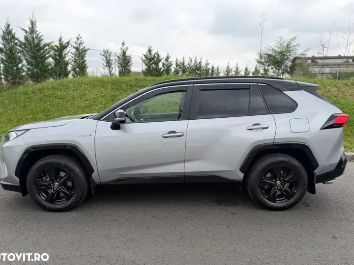 Toyota RAV4 V