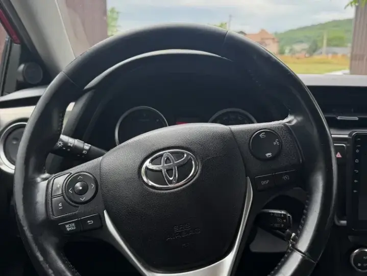 Toyota Auris II