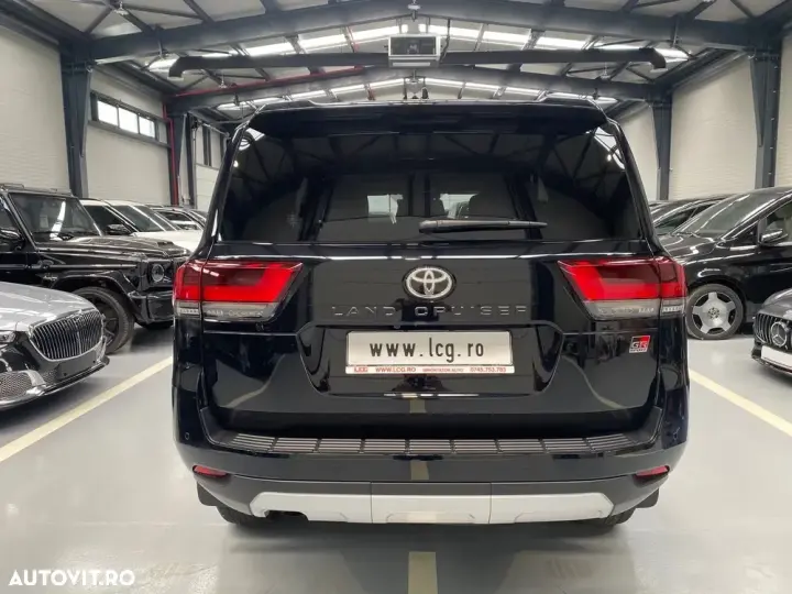 Toyota Land Cruiser 300