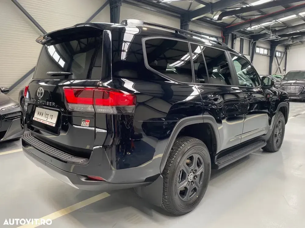 Toyota Land Cruiser 300 — imagine 3
