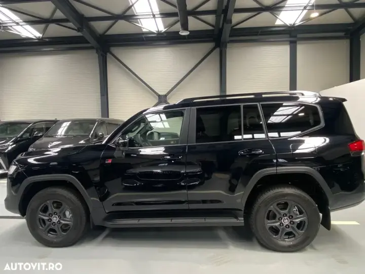 Toyota Land Cruiser 300