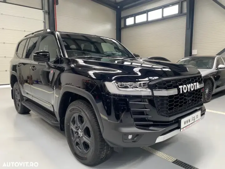 Toyota Land Cruiser 300