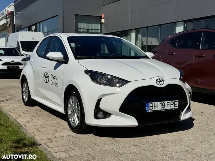 Toyota Yaris 1.5 VVT-i HSD Active