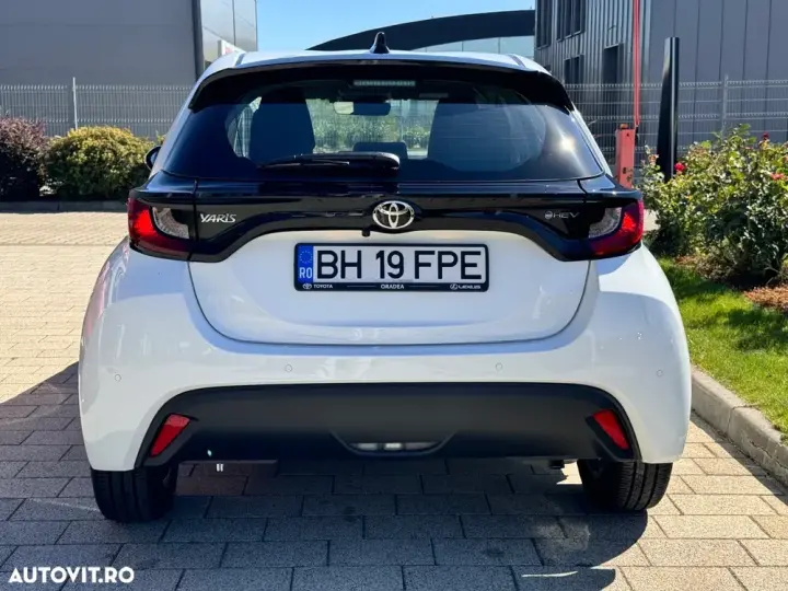 Toyota Yaris 1.5 VVT-i HSD Active