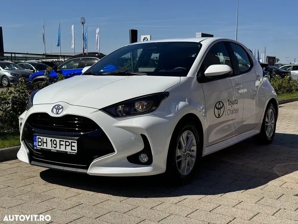 Toyota Yaris 1.5 VVT-i HSD Active — imagine 3