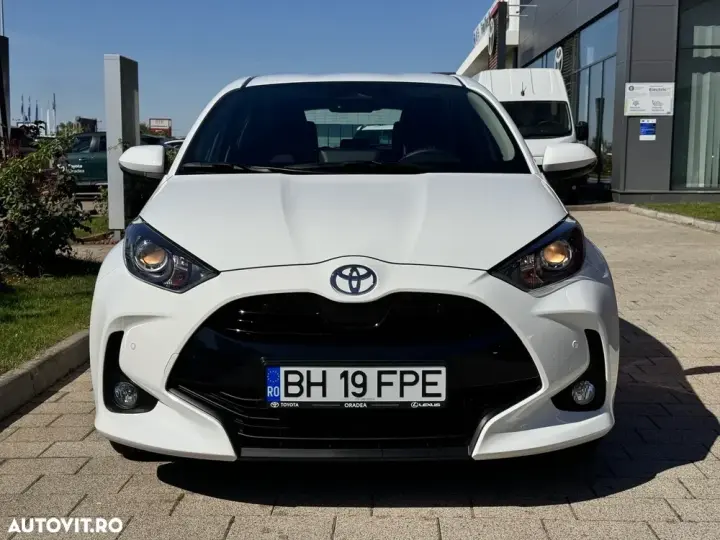 Toyota Yaris 1.5 VVT-i HSD Active