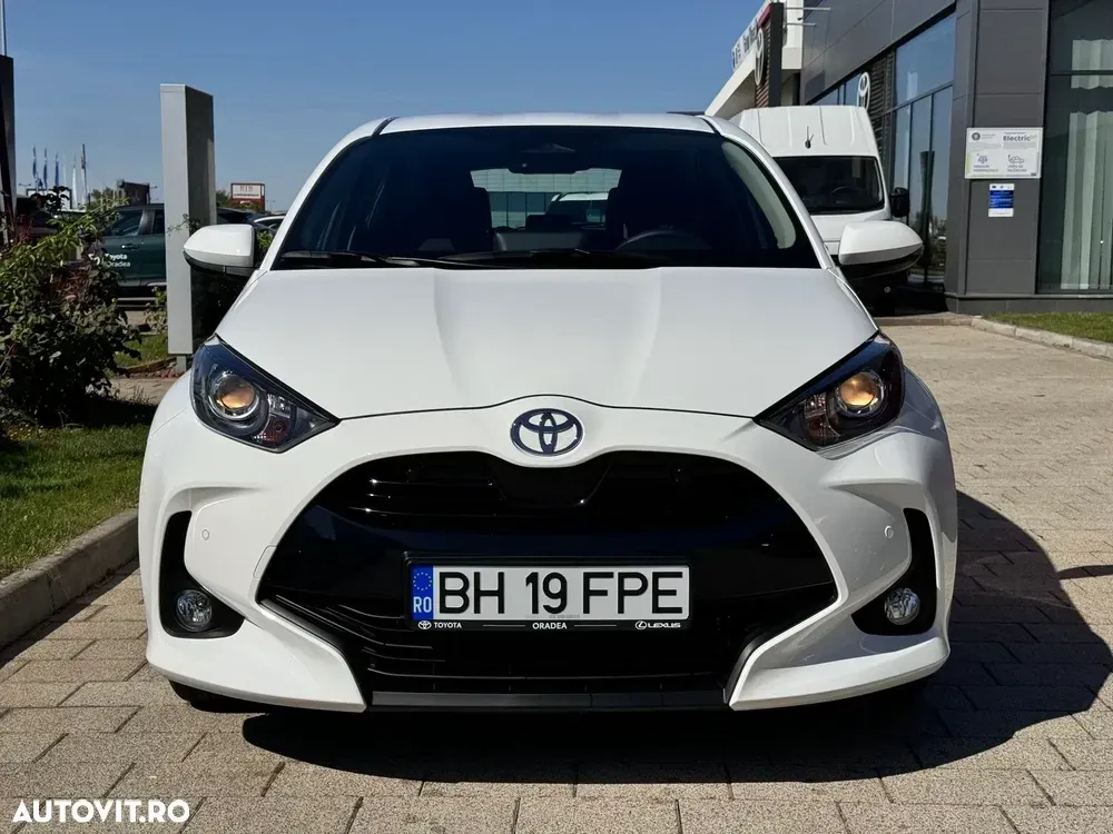 Toyota Yaris 1.5 VVT-i HSD Active — imagine 2