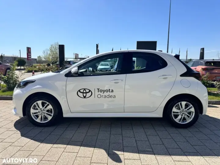 Toyota Yaris 1.5 VVT-i HSD Active