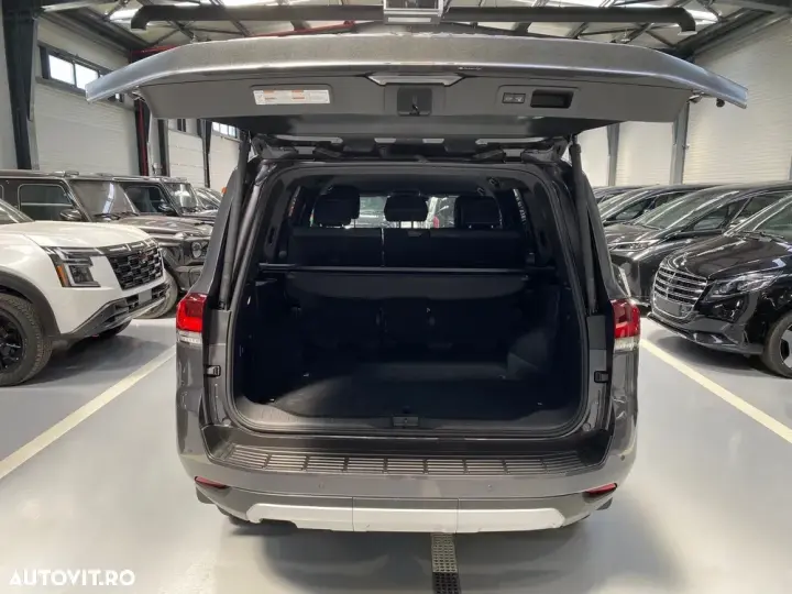 Toyota Land Cruiser 300