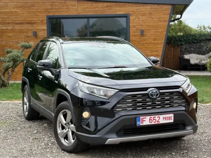 Toyota RAV4 V