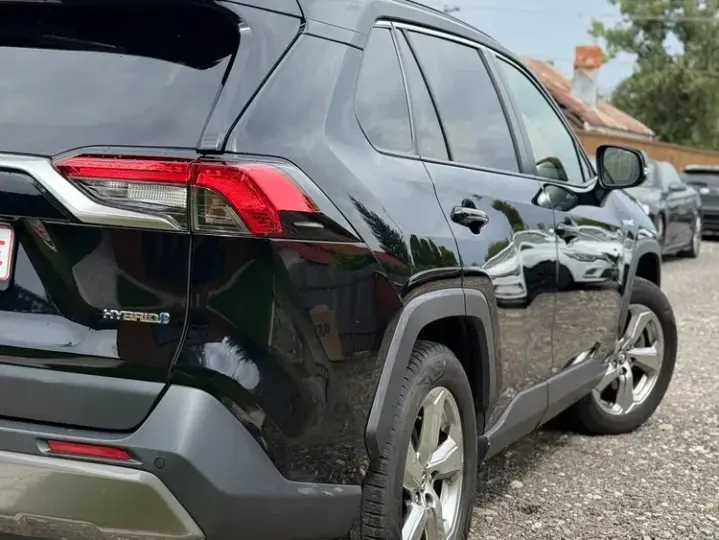 Toyota RAV4 V