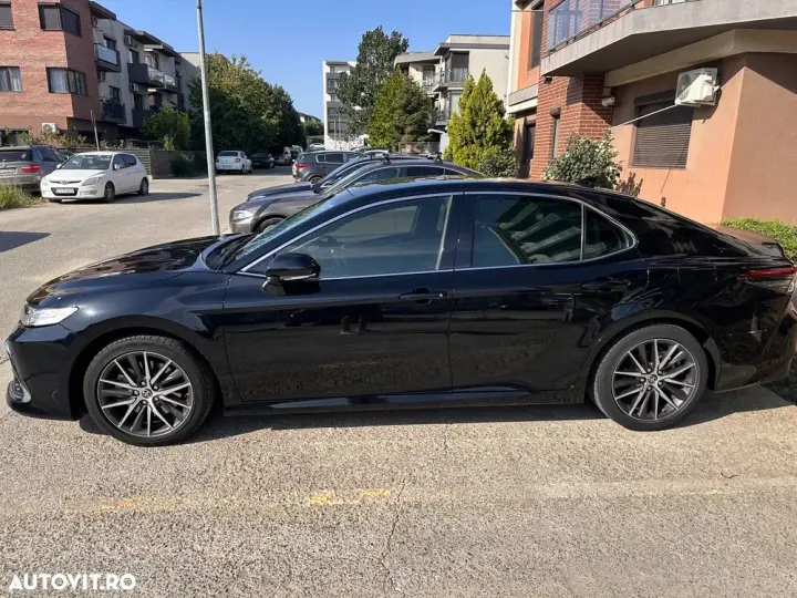 Toyota Camry VIII Luxury