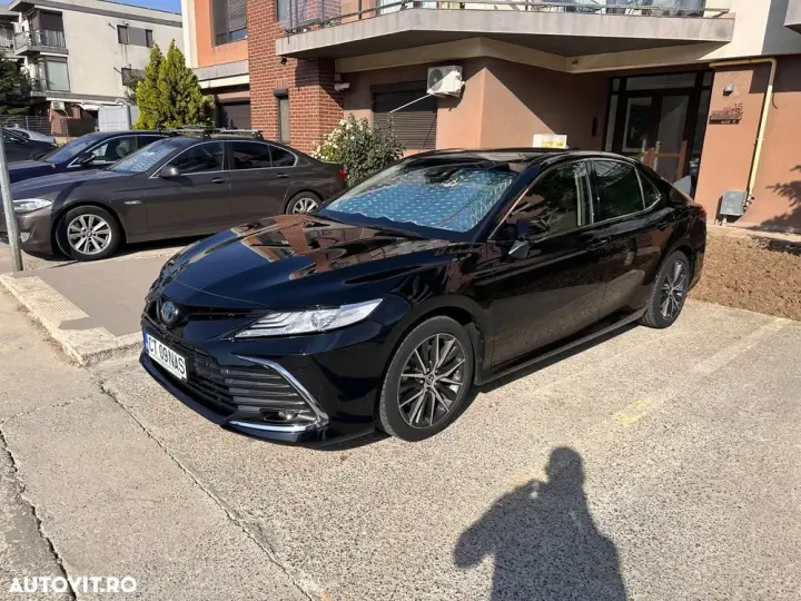 Toyota Camry VIII Luxury