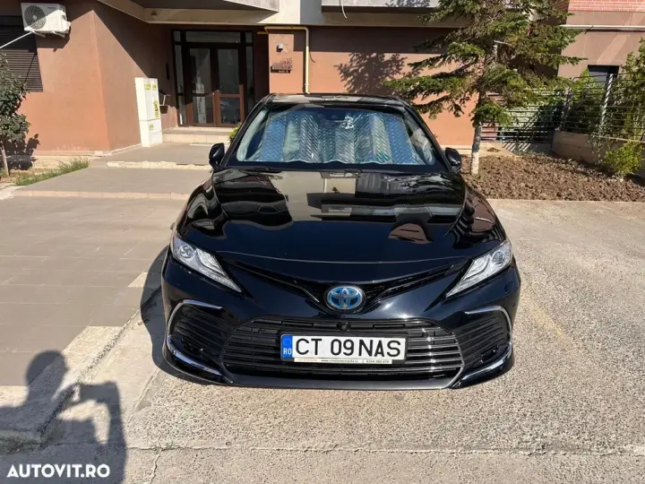 Toyota Camry VIII Luxury