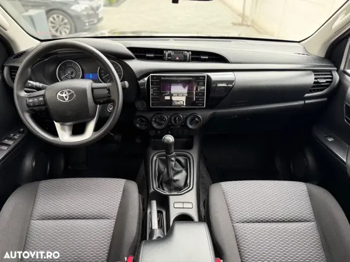 Toyota Hilux VIII 4x4 Double Cab M/T Comfort