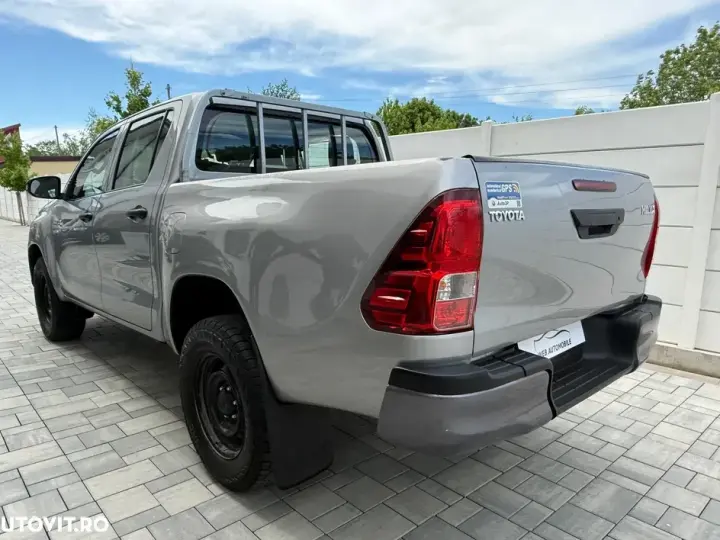 Toyota Hilux VIII 4x4 Double Cab M/T Comfort