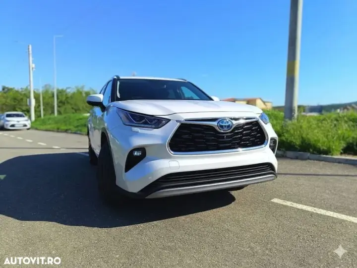 Toyota Highlander IV 2.5 L Dynamic Force 248CP Luxury Pearly